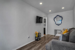 Cozy 1-Bedroom With Outdoor Seating Area Close to West Hollywood